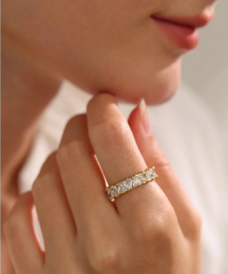 Amara Ring